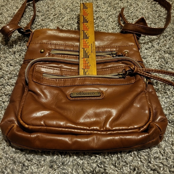 Stone & CO smoking mountain bucket cross body in the color Cognac - Picture 14 of 14